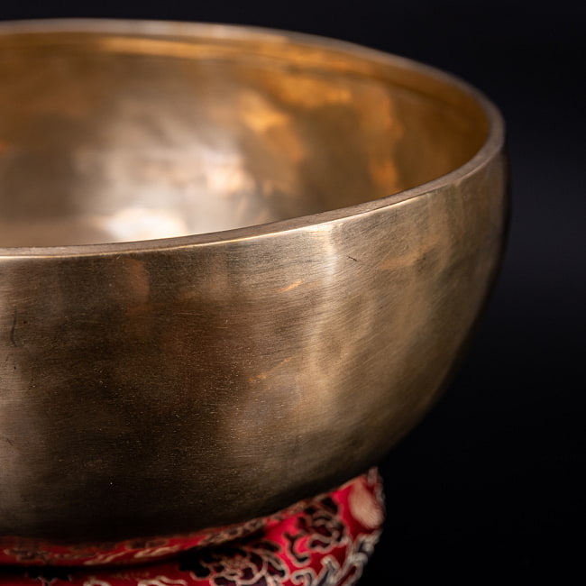 【一点物】アンティックシンギングボウル【音階:Eb】約1470g(スティック付属) 2 - 拡大写真です。