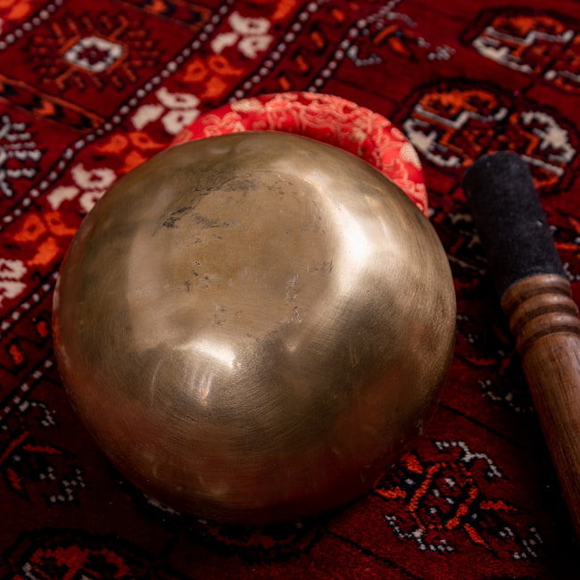 【一点物】アンティックシンギングボウル【音階:E】約590g(スティック付属) 4 - 裏側の写真です