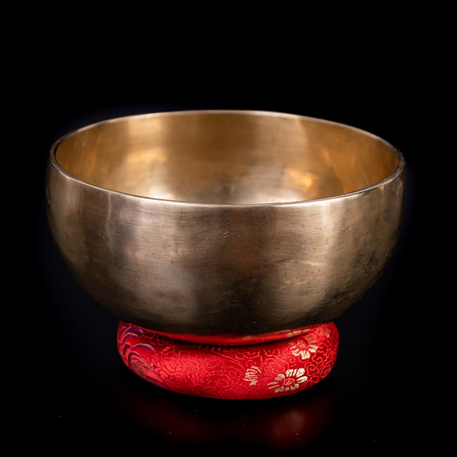 【一点物】アンティックシンギングボウル【音階:G】約860g(スティック付属)の写真アンティーク,シンギングボウル,アンティック シンギングボウル,ネパール 楽器,ネパール 打楽器,民族楽器