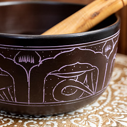 ライトウェイトシンギングボウル　アモーガシッティー　不空成就如来〔直径：約17.8cm〕 - サブ2