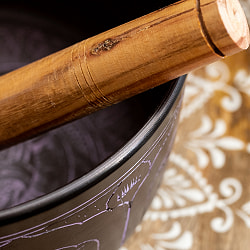 ライトウェイトシンギングボウル　アモーガシッティー　不空成就如来〔直径：約17.8cm〕 - サブ3