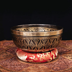 【一点物】アミターバ　阿弥陀如来　細密彫りチベタンアンティックシンギングボウル【音階：Ab】約1465g(スティック付属) - サブ2