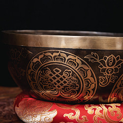 【一点物】アミターバ 阿弥陀如来 細密彫りチベタンアンティックシンギングボウル【音階:F#】約1548g(スティック付属) - サブ3