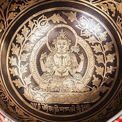 【一点物】六字咒観音菩薩 細密彫りチベタンアンティックシンギングボウル【音階:C】約992g(スティック付属) - サブ4