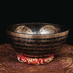 【一点物】カーラチャクラ曼荼羅　細密彫りチベタンアンティックシンギングボウル【音階：D】約2800g(スティック付属) - サブ2