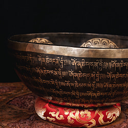 【一点物】カーラチャクラ曼荼羅　細密彫りチベタンアンティックシンギングボウル【音階：D】約2800g(スティック付属) - サブ3
