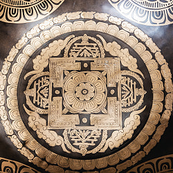 【一点物】カーラチャクラ曼荼羅　細密彫りチベタンアンティックシンギングボウル【音階：D】約2800g(スティック付属) - サブ4