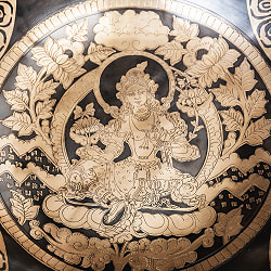 【一点物】グリーンターラー 緑多羅菩薩　細密彫りチベタンアンティックシンギングボウル【音階：G】約2788g(スティック付属) - サブ4