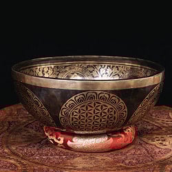 【一点物】六字咒観音菩薩　細密彫りチベタンアンティックシンギングボウル【音階：G】約2882g(スティック付属) - サブ2