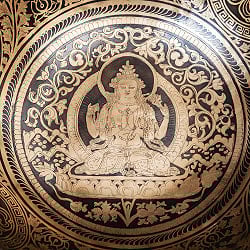 【一点物】六字咒観音菩薩　細密彫りチベタンアンティックシンギングボウル【音階：G】約2882g(スティック付属) - サブ4