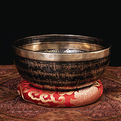 【一点物】白多羅菩薩　ホワイトターラー　細密彫りチベタンアンティックシンギングボウル【音階：C#】約1576g(スティック付属) - サブ2