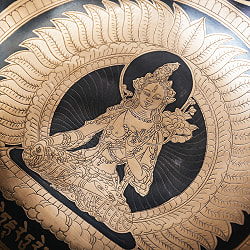 【一点物】白多羅菩薩　ホワイトターラー　細密彫りチベタンアンティックシンギングボウル【音階：Eb】約1992g(スティック付属) - サブ5