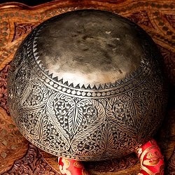 【一点物】唐草文様 彫琢深彫仕上げシンギングボウル 直径22.5cm程度 音階B - サブ3