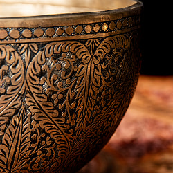 【一点物】唐草文様 彫琢深彫仕上げシンギングボウル 直径22.5cm程度 音階B - サブ4