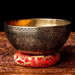 【一点物】龍鱗柄 彫琢深彫仕上げ シンギングボウル 直径19cm程度 音階D#
