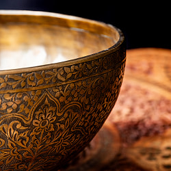 【一点物】花梗文様 彫琢深彫仕上げ シンギングボウル 直径23.5cm程度 音階C - サブ4