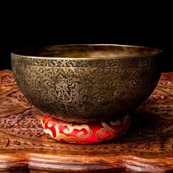 【一点物】花梗文様 彫琢深彫仕上げ シンギングボウル 直径23.5cm程度 音階C