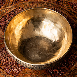 【一点物】唐草文様 彫琢深彫仕上げシンギングボウル 直径23cm程度 音階D - サブ2