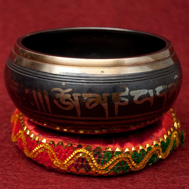 【一点物】チベタンシンギングボウル【音階:F#】 490g(スティック付属)の写真