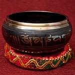 【一点物】チベタンシンギングボウル【音階：F#】 490g(スティック付属)の商品写真