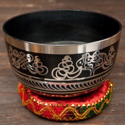 【一点物】高音質ブラックシンギングボウル【音階:F#】 836g(スティック付属)の商品写真