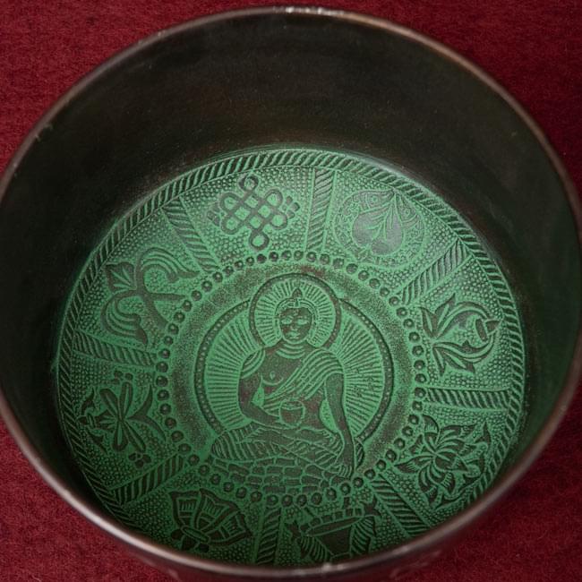 【一点物】ライトウェイトシンギングボウル【音階:A♭】 1224g(スティック付属) 3 - 上からの撮影となります。