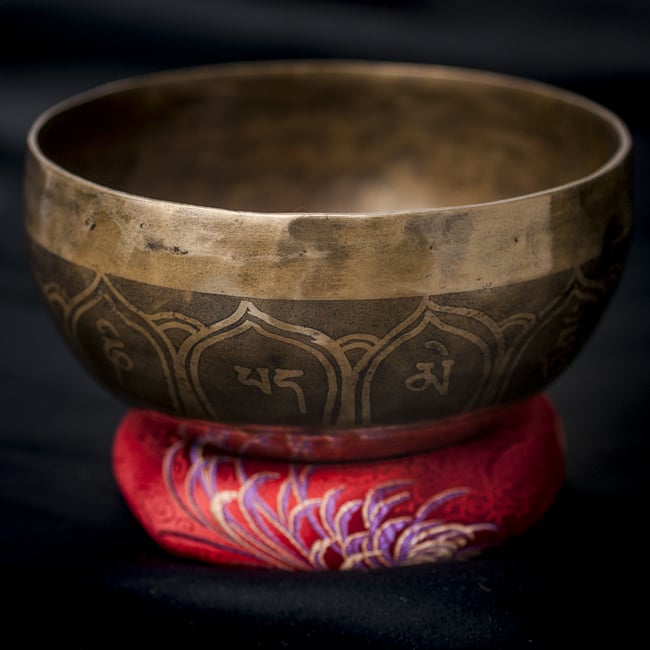 【一点物】チベタンシンギングボウル【音階:D#】548g(スティック付属)の写真