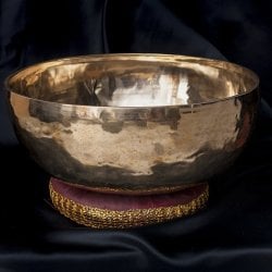 【特大サイズ】アンティックシンギングボウル【音階:G♭】 4224g(スティック付属)の商品写真