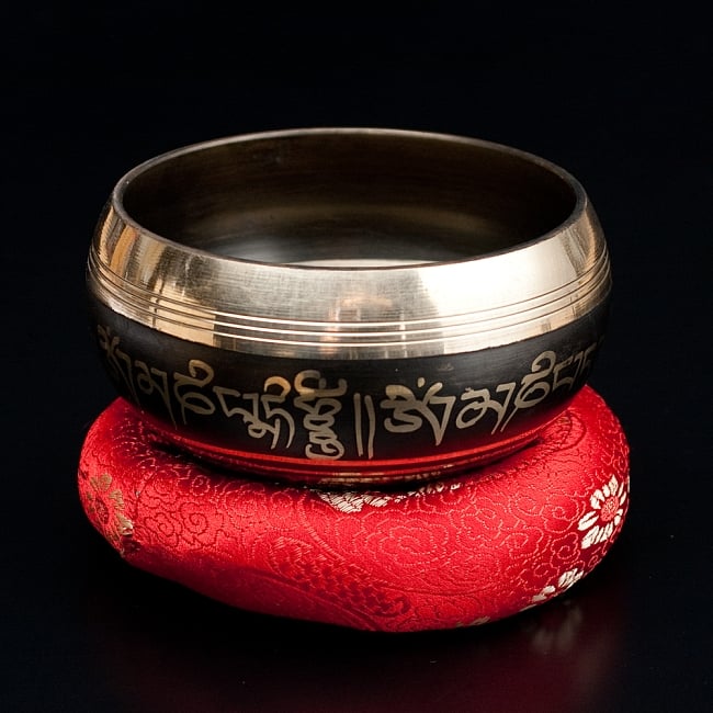 【一点物】ブラックシンギングボウル【音階:E】 374g(スティック付属)の写真