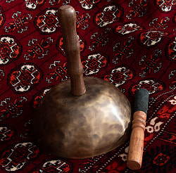 【1点物】ハンドル付き ハンドメイド シンギングボウル 直径:19cm程度 音階:B - サブ4