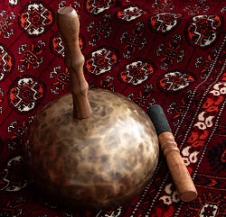 【1点物】ハンドル付き ハンドメイド シンギングボウル 直径:19.5cm程度 音階:A# - サブ5