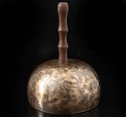 【1点物】ハンドル付き ハンドメイド シンギングボウル 直径:19.5cm程度 音階:C#の商品写真