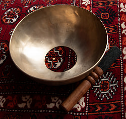 【1点物】脳が振動するシンギングボウル 女性&お子様用 直径:22cm程度 音階:F - サブ4