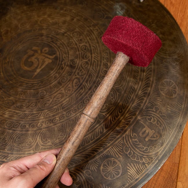 【一点物】ブラスの銅鑼 チベットやネパールの寺院で礼拝用に使用されている〔51cm 3.8Kg〕 12 - こちらのマレットが付属いたします