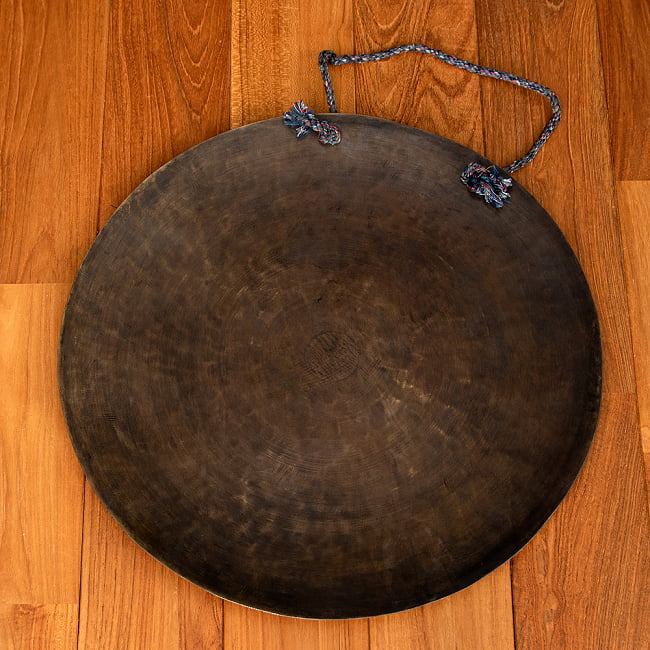 【一点物】ブラスの銅鑼 チベットやネパールの寺院で礼拝用に使用されている〔48cm 2.4Kg〕 10 - 裏面はこのようになっております
