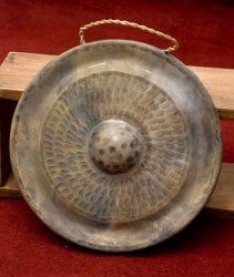 ベトナムのゴング（銅鑼）30cm［バチ付き］(VN-DORA-7)
