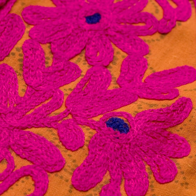 〔1点物〕カッチ地方のトライバル刺繍ミニスカート 3 - 刺繍部分をアップにしてみました。