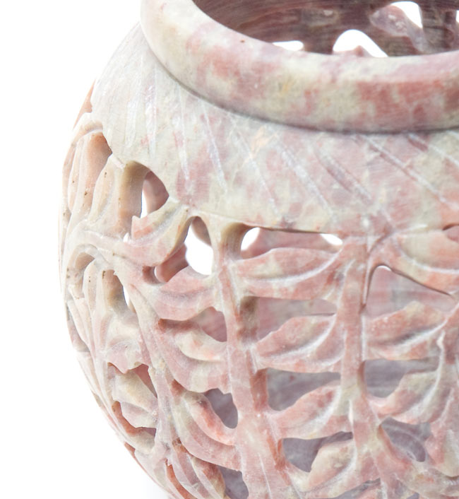 ソープストーン丸型キャンドル&お香立て - 枝模様 3 - 側面の模様を拡大してみました