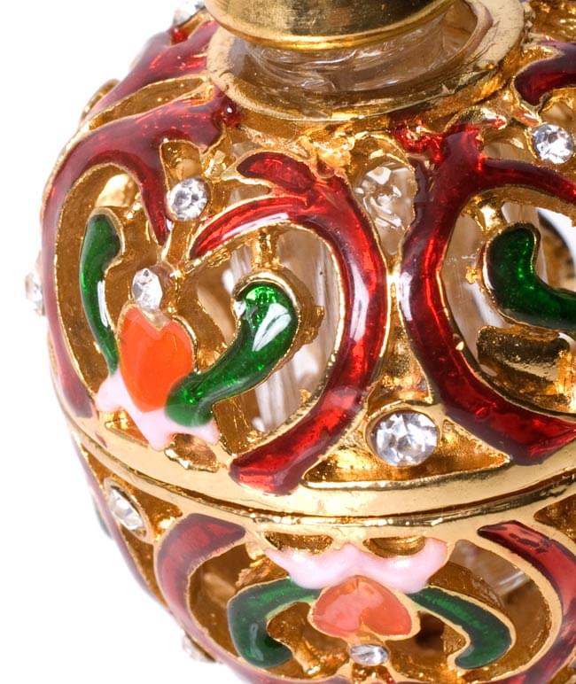 金色のタマゴ型 香水瓶 - 赤系 2 - 柄の一部を拡大してみました