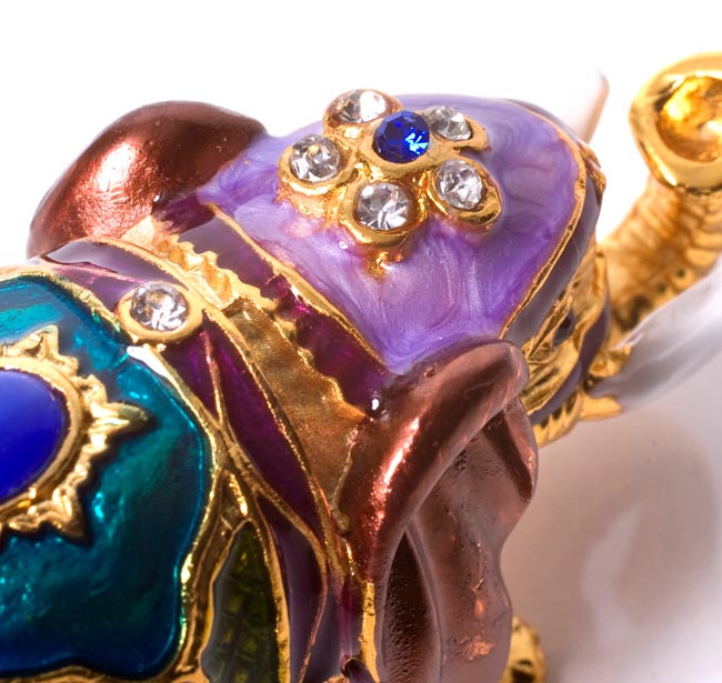 変形!金色の象さん小物入れ 7 - 頭の付近を拡大してみました