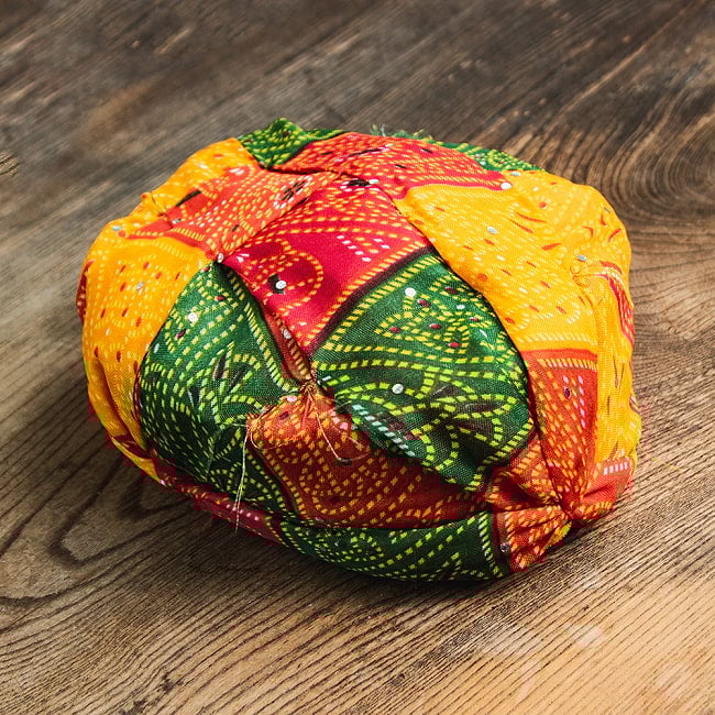 【10個セット】かぶるだけ！インドのかんたん ターバン 4 - 角度を変えてみてみました。ほつれなどがあるのは御愛嬌