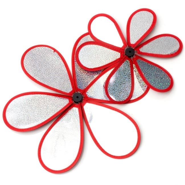 キラキラ二段かざぐるま - しましまの商品写真 5枚目 裏面です。銀色にキラキラしています。