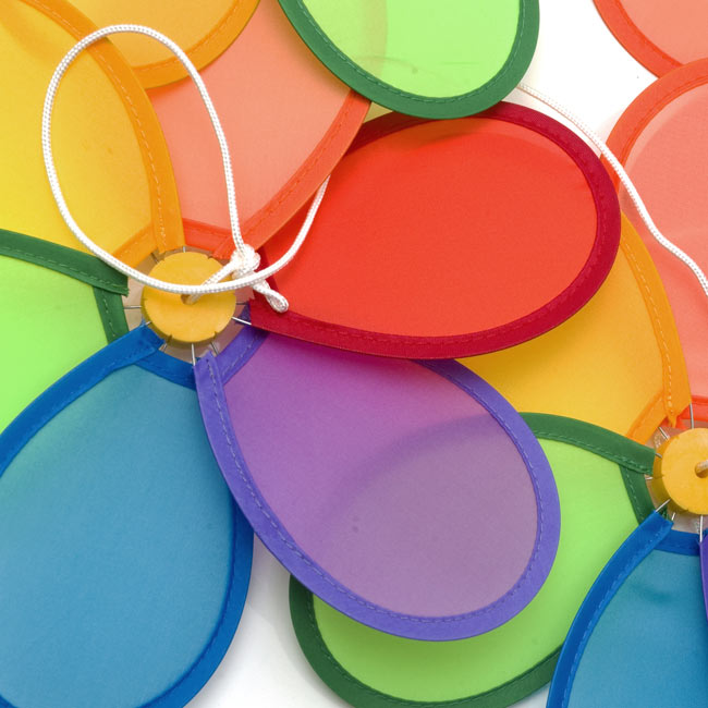 カラフルかざぐるま - デコレーション 4 - 室内で撮りました。拡大写真です。