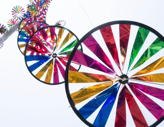 カラフルかざぐるま - デコレーション 5 - 類似品の風車を当店のイベントで使ってみたところの写真です。