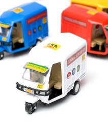 インドの働く車 オート三輪 - 白（Vikram)の商品写真