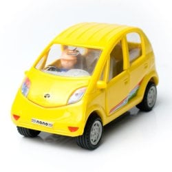インドの働く車 nanoカーの商品写真