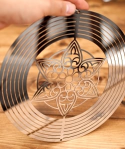 コスモスピナー 太陽で輝き風で動くモビール - マンダラ - サブ5