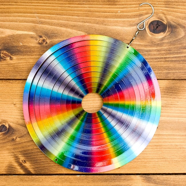 カラフルコスモスピナー 太陽で輝き風で動くモビール- レインボーサークル（8インチ） 2 - 全体写真です