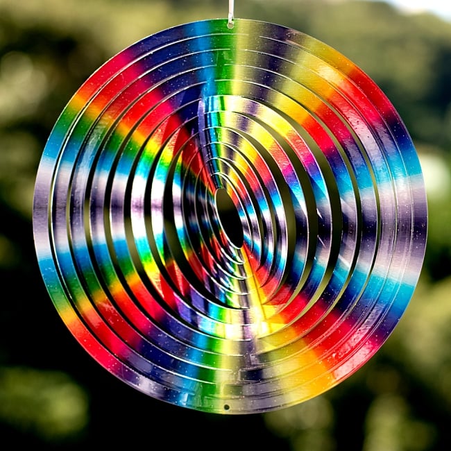 カラフルコスモスピナー 太陽で輝き風で動くモビール- レインボーサークル（8インチ）の写真モビール,スピナー,風車,かざぐるま,風鈴,ヨガ,ウィンド,コスモスピナー,サンスプラッシャー,