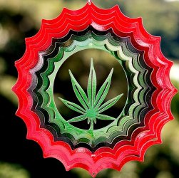 カラフルコスモスピナー 太陽で輝き風で動くモビール-麻の葉（8インチ）の商品写真